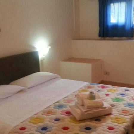 Apartamento Garden Basement - Seminterrato Max 4 Ospiti - Fiumicino Vicino Aeroporto E Fiera Exterior foto